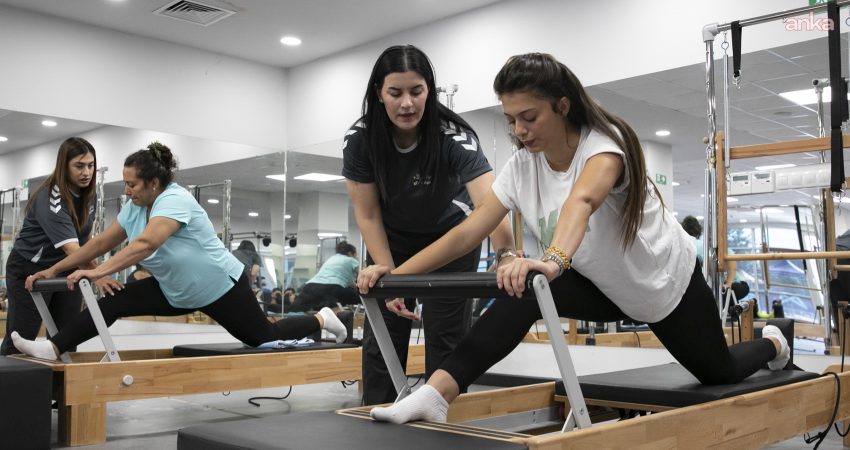 Mersin Büyükşehir Belediyesi’nin kadınlara yönelik hayata geçirdiği ücretsiz pilates kursları,
