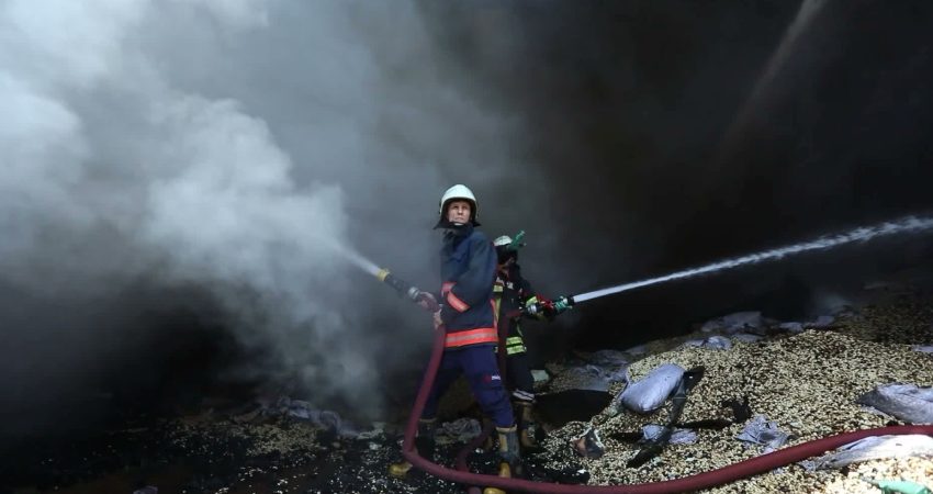 Mersin Büyükşehir Belediyesi İtfaiye Dairesi Başkanlığı, yaklaşık 5 dakikalık müdahale