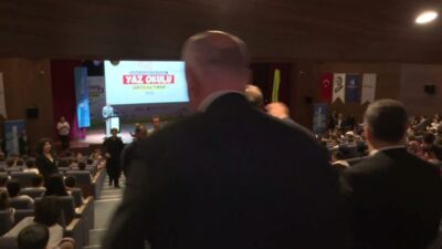 Metro İstanbul’un bu yıl beşincisini düzenlediği Yaz Okulu öğrencileri mezun