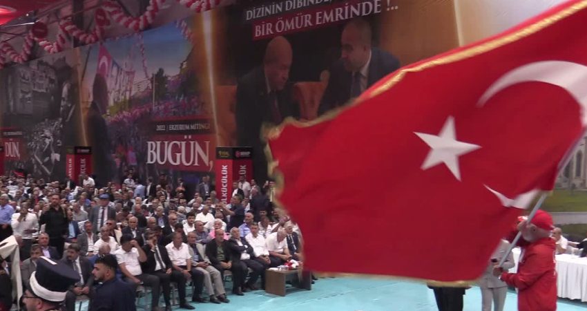 MHP Erzurum İl Kongresi’nde yeniden seçilen Yurdagül: Kafaları kalın, anlamıyorlar, MHP bitmedi, bitmeyecek MHP'nin Erzurum 15. Olağan Kongresi'nde yeniden il başkanı seçilen Adem