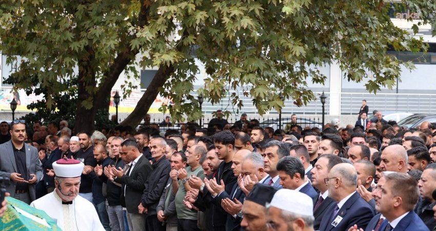 MKE Gazi Fişek Fabrikası’ndaki iş kazasında ölen Ferhat Öz Kırıkkale’de toprağa verildi MKE Gazi Fişek Fabrikası’nda dün meydana gelen iş kazasında hayatını