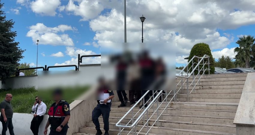Muğla’da aile hekiminin darbedilmesine ilişkin 2 tutuklama Muğla’nın Menteşe ilçesinde aile hekiminin dün mesai çıkışı darbedilmesine ilişkin