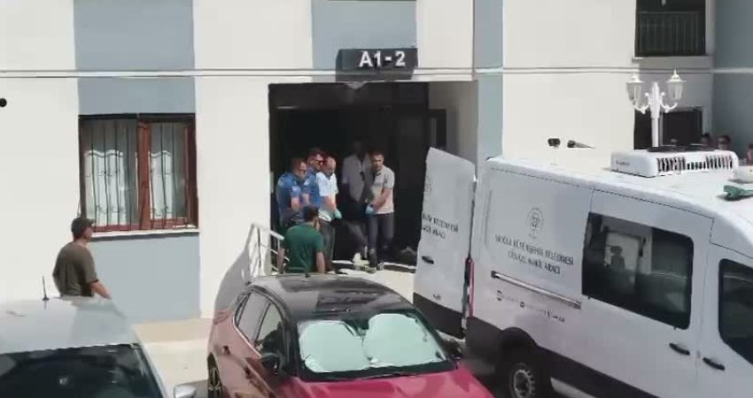 Muğla’da aynı evde iki kişi ölü bulundu Muğla’nın Menteşe ilçesinde Mehmet Akkaya (30) ve Berfin Zelal Kaya