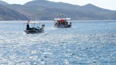 Muğla Büyükşehir Belediyesi, plastik atıkların deniz ve kıyılarda oluşturduğu kirliliğe