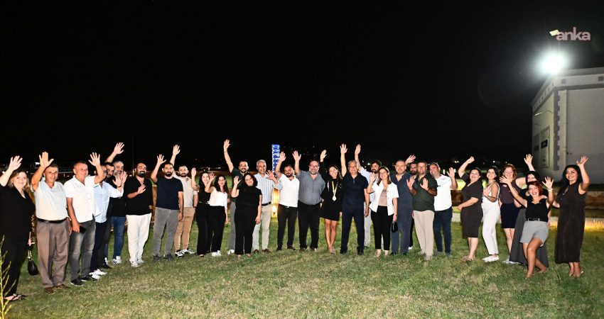 Muratpaşa Belediye Başkanı Ümit Uysal, "21. Yüzyılda Yeniden Cumhuriyet" kitabının