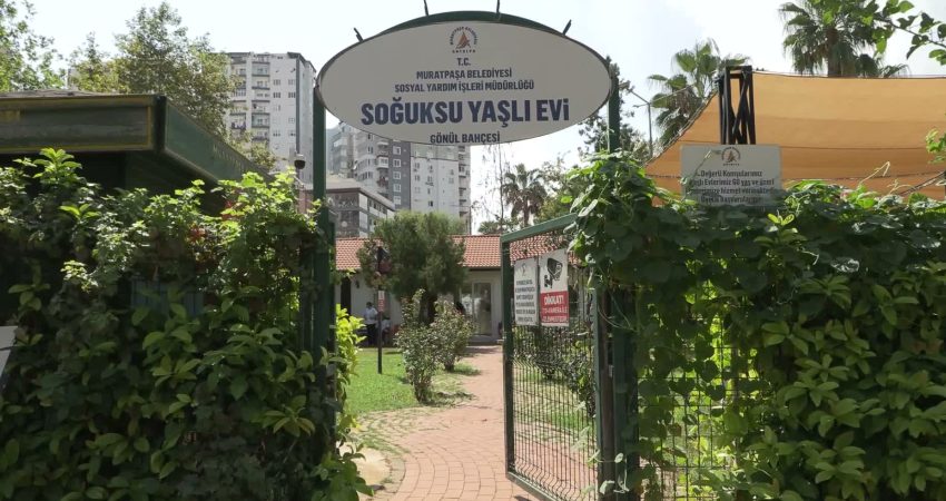 Muratpaşa Belediyesi, "21 Eylül Dünya Alzheimer Günü" kapsamında hem alzheimer