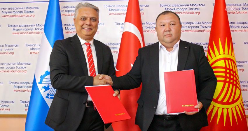 Muratpaşa Belediye Başkanı Ümit Uysal, Kırgızistan’ın İpek Yolu üzerinde bulunan