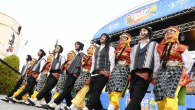 Muratpaşa Belediyesi tarafından düzenlenen "Yöreler Renkler Festivali", bu yıl 