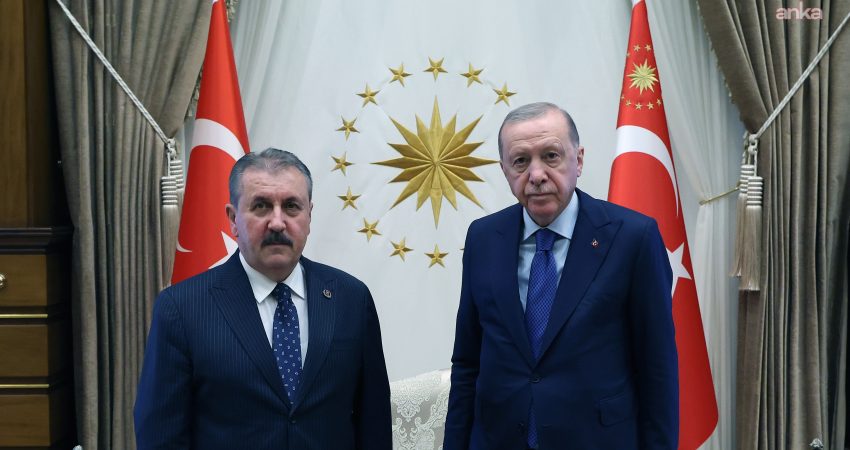 Mustafa Destici, Cumhurbaşkanı Erdoğan ile görüştü Cumhurbaşkanı Recep Tayyip Erdoğan, Büyük Birlik Partisi Genel Başkanı Mustafa