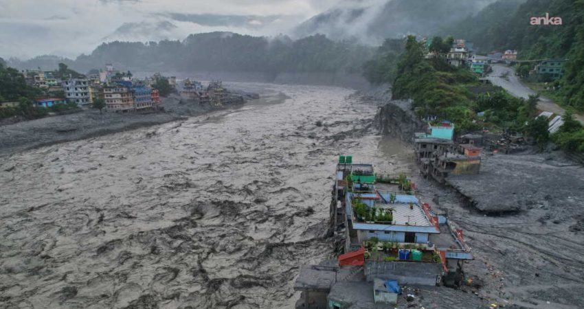 Nepal'de yaklaşık bir hafta önce meydana gelen sel ve toprak
