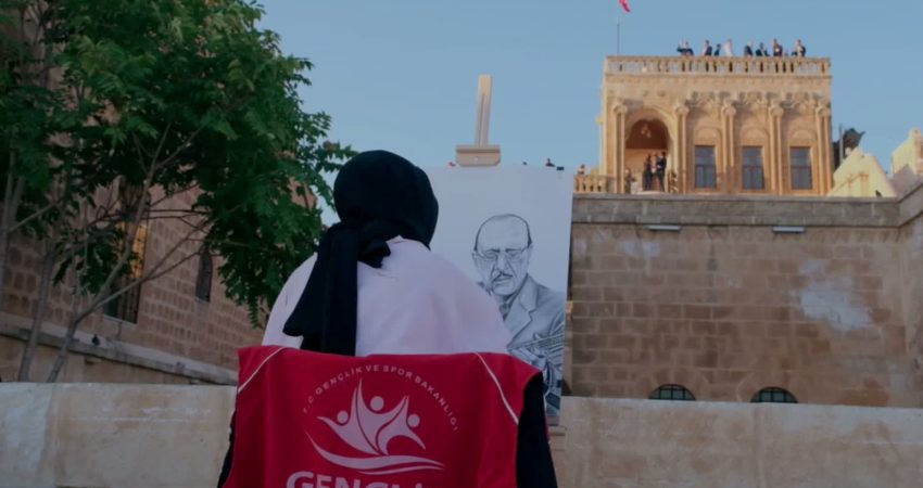 Halk ozanı Neşet Ertaş, vefatının yıl dönümü dolayısıyla Mardin’in Midyat
