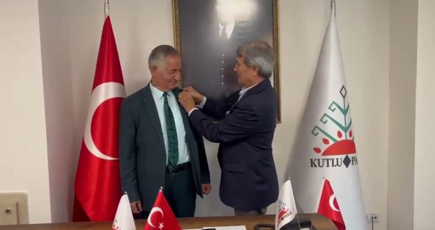 Eski MHP Ankara Milletvekili Prof. Dr. Özcan Yeniçeri, Kutlu Parti’ye