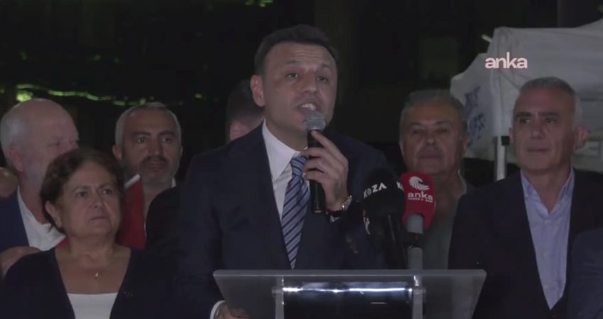 YENİ Parti İstanbul İl Başkanı Özgür Çelik, Üsküdar Belediye Meclisi'nde