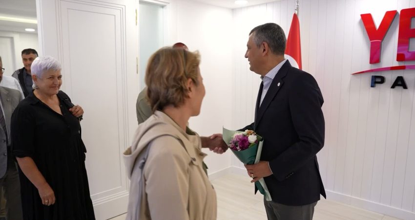 YENİ Parti Genel Başkanı Özgür Özel, partisinin Genel Merkezi’nde 10