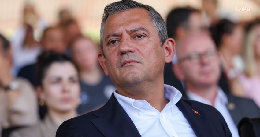 Özgür Özel: “Avrupa’ya mesajımız açıktır: Türkiye için yeni bir başlangıcın zamanı gelmiştir” YENİ Parti Genel Başkanı Özgür Özel, Alman yayın kuruluşu WELT