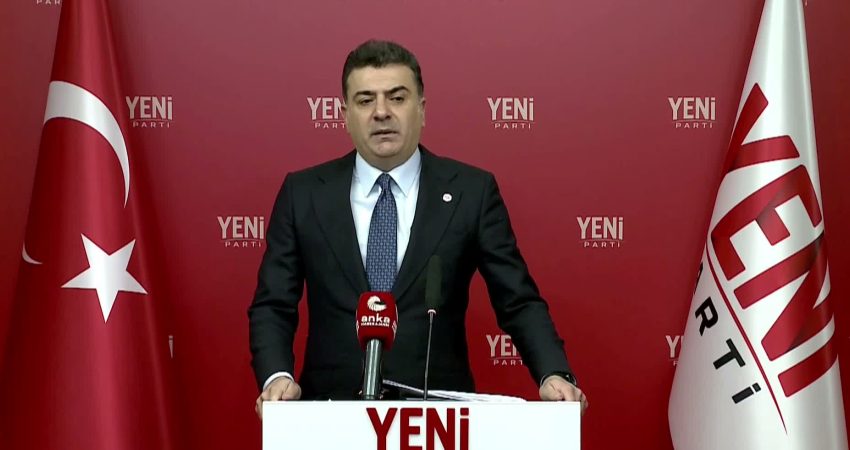 Özgür Özel, “Fon Krizi Masası”nı topladı… Zeynel Emre: “Delillendirmeye çalıştığımız başka isimler de var. Madem samimisiniz siz açıklayın” YENİ Parti Genel Başkanı Özgür Özel, borsadaki fon krizine yönelik