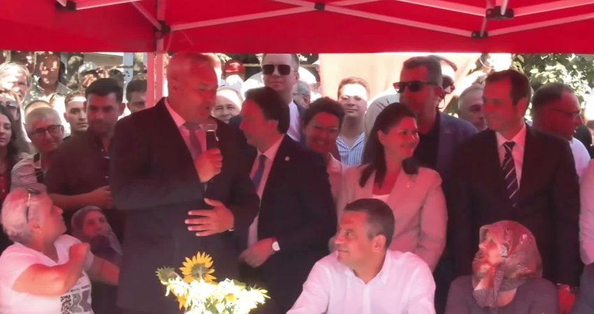 YENİ Parti Genel Başkanı Özgür Özel, Kırklareli'nin Babaeski ilçesi Taşağıl