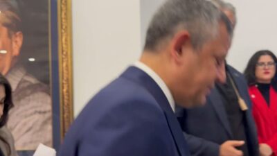 YENİ Parti Genel Başkanı Özgür Özel, milletvekilleriyle TBMM 28’inci Dönem Beşinci