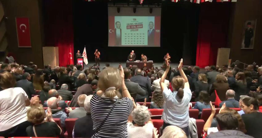 Özgür Özel’den Erdoğan’a çağrı: Bu bataklığı kurutmak için ya bizimle çalışacaksın ya o bataklıkta boğulacaksın YENİ Parti Genel Başkanı Özgür Özel, fon krizinde ismi geçen