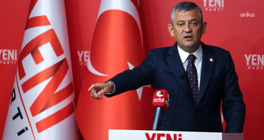 YENİ Parti Genel Başkanı Özgür Özel, X ve Instagram’da çok