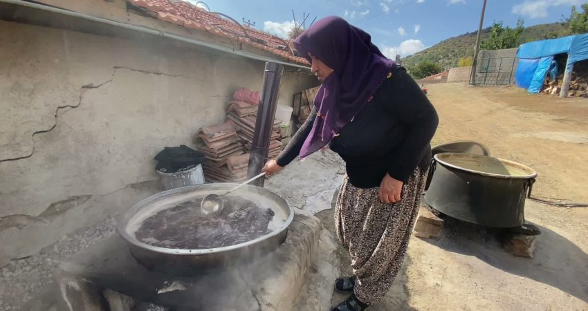 Yozgat’ta geçmişte bağ bozumu döneminde pekmez yapımının vazgeçilmez unsurlarından olan