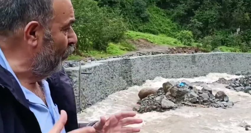Arhavi’nin Pilarget Havzası’nda DSİ tarafından yürütülen dere ıslah çalışmalarına tepki