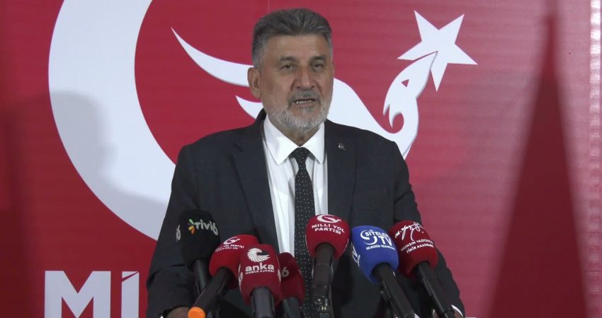 Remzi Çayır, Mansur Yavaş’ın CHP’den istifasını değerlendirdi: Umarız bütün muhalefetin üzerinde birleştiği bir aday olur Milli Yol Partisi Genel Başkanı Remzi Çayır, Ankara Büyükşehir Belediye