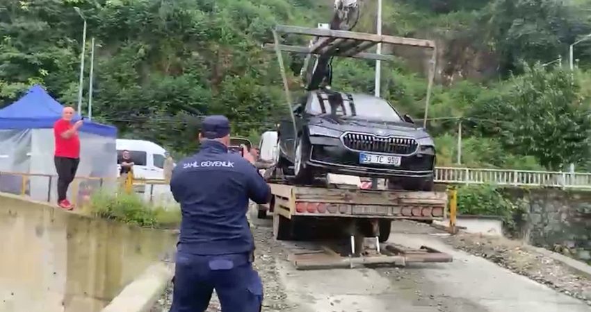 Rize’nin Pazar ilçesindeki Zelek Limanı açıklarında yapılması planlanan kafes balıkçılığı