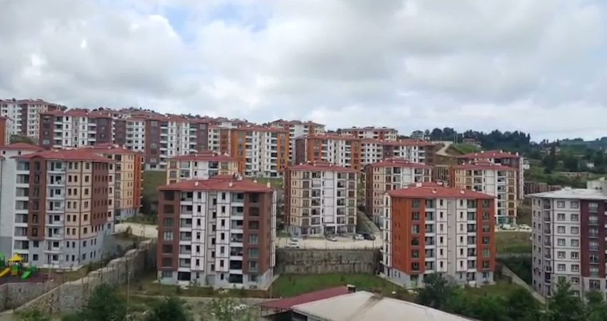 Rize’nin Yağlıtaş Mahallesi’nde kentsel dönüşüm tepkisi: Yedi yıldır dönüşüm sürecinin