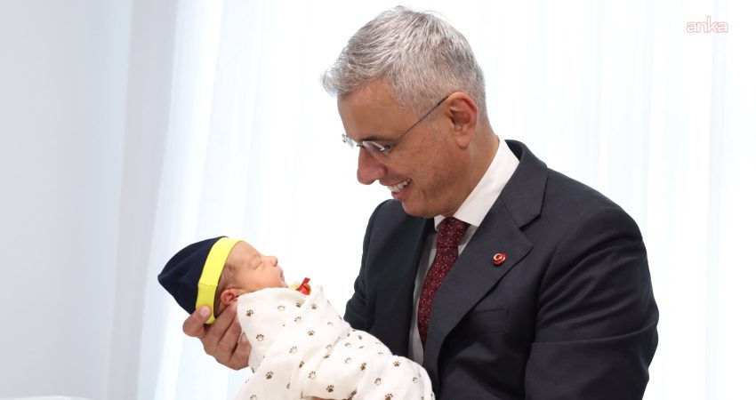 Sağlık Bakanı Kemal Memişoğlu, gebelerin ve lohusaların takip süreçlerinin daha