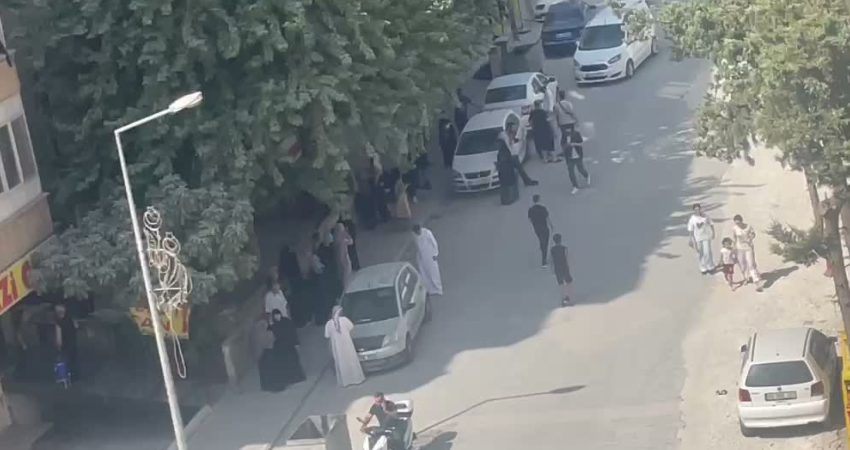 Şanlıurfa’da deprem kısa süreli paniğe neden oldu Şanlıurfa’nın Karaköprü ilçesinde 5,4 büyüklüğünde deprem meydana geldi. Saat 10.40