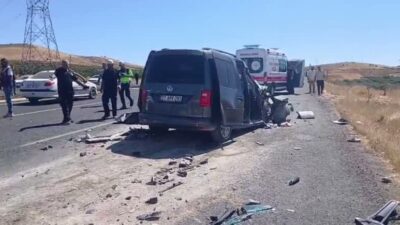 Şanlıurfa'nın Bozova ilçesinde meydana gelen trafik kazasında aynı aileden 4