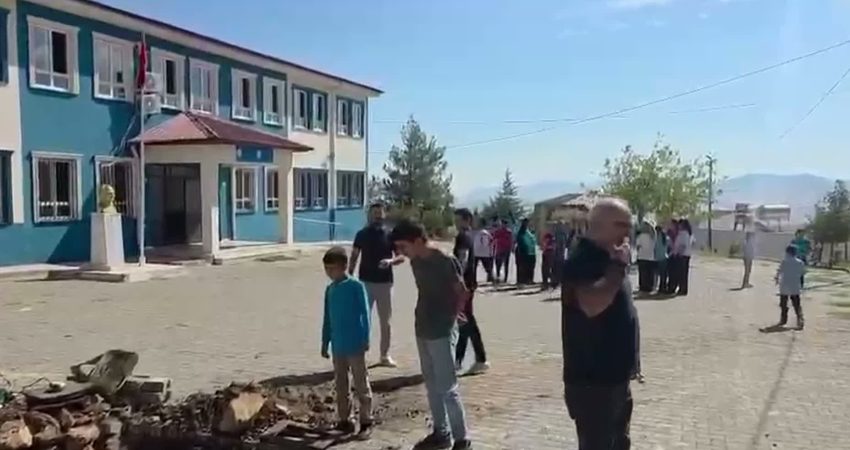 Şanlıurfa’daki deprem Adıyaman’da paniğe neden oldu Şanlıurfa’nın Karaköprü ilçesinde meydana gelen 5,4 büyüklüğündeki deprem, Adıyaman’da da