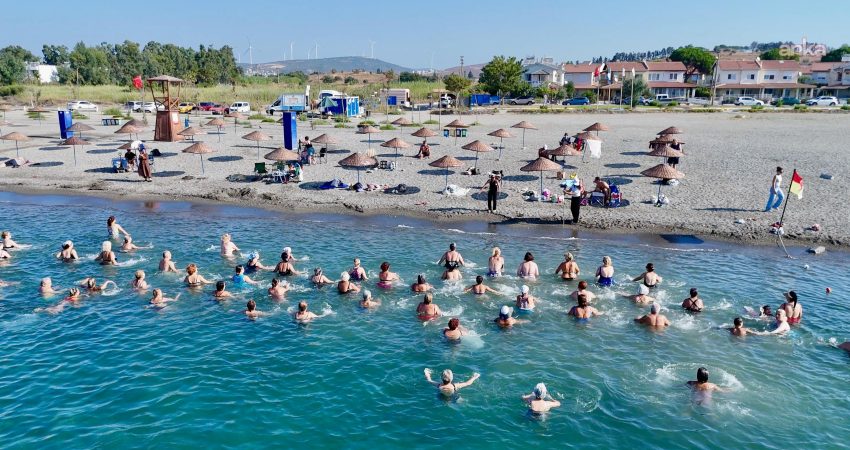 Seferihisar’da Dünya Barış Günü’ne özel denizde klinik pilates etkinliği Seferihisar Belediyesi tarafından İztur-Sertur Mavi Bayraklı Plajı’nda klinik pilates etkinliği