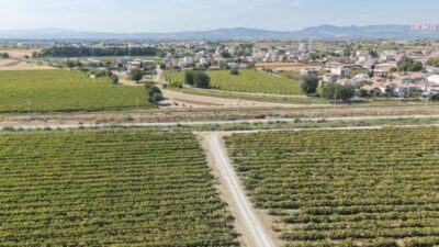 Şehzadeler Belediyesi Fen İşleri Müdürlüğü ekipleri, Karaağaçlı Mahallesi’nde ova yolu