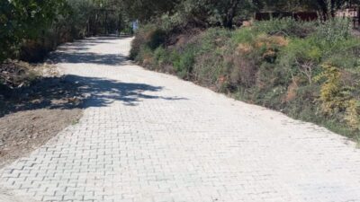 Şehzadeler Belediyesi, ilçe genelinde ihtiyaç duyulan mahallelerde yürüttüğü üstyapı çalışmalarında