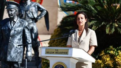 Selçuk’un düşman işgalinden kurtuluşunun 104. yıl dönümü, Atatürk Anıtı önünde