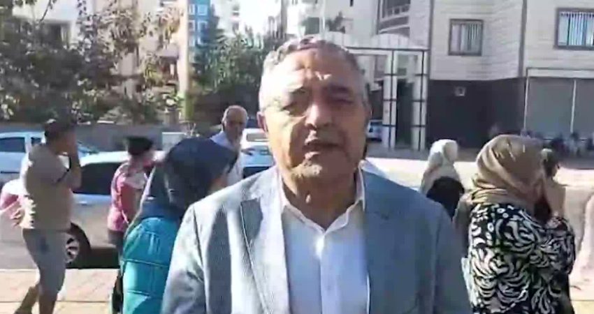 Sezgin Tanrıkulu’dan Et ve Süt Kurumu kuyruğu tepkisi: “Yurttaşlarımız 1 kilo kıyma için 5 saat kuyrukta bekliyor” YENİ Parti Diyarbakır Milletvekili Sezgin Tanrıkulu, Kayapınar ilçesindeki Et ve