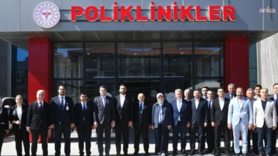Balıkesir Valisi İsmail Ustaoğlu, yeni binasında hizmet vermeye başlayan Sındırgı