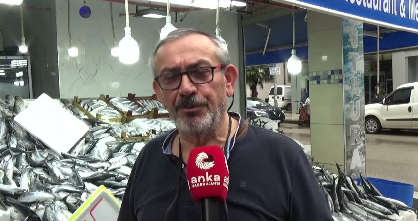 Sinop’ta balık “askıya” çıktı: “75 lira büyük para değil ama alamayan da çok” Sinop’ta balıkçılar, ihtiyaç sahibi vatandaşların ve öğrencilerin balık tüketebilmesi için