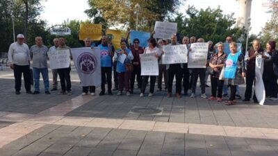 Gaziantep Üniversitesi Toplum Ruh Sağlığı Merkezi’nin (TRSM) kapatılmasına tepki gösteren