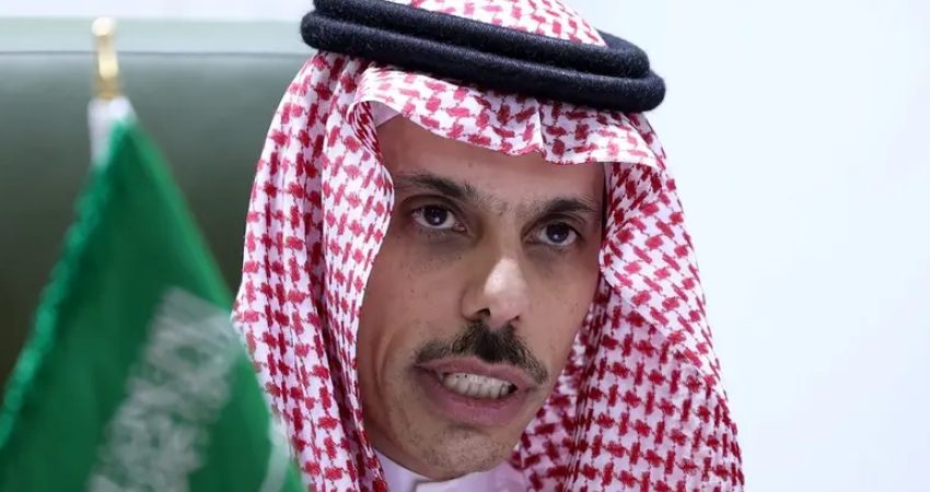 Suudi Arabistan Dışişleri Bakanı: Husiler altından kalkamayacakları bir kapı açtı Suudi Arabistan Dışişleri Bakanı Faysal bin Ferhan, Husilerin saldırıları karşısında