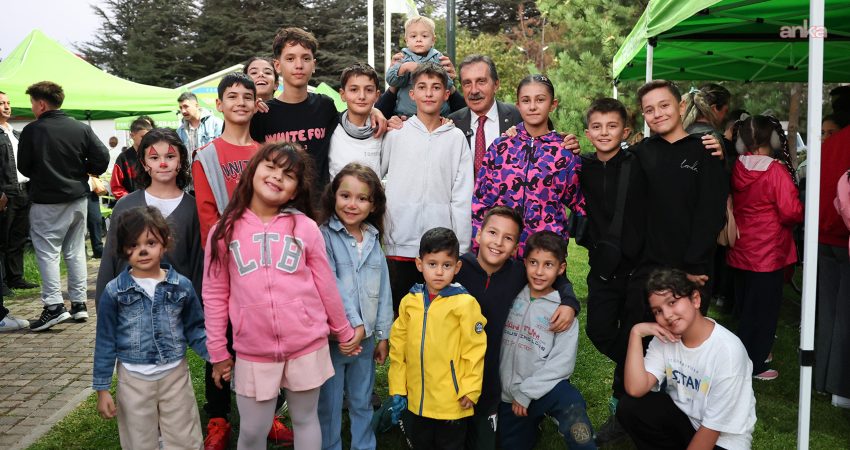 Tepebaşı Belediye Başkanı Ahmet Ataç, Batıkent Mahallesi’nde düzenlenen Mahalle Şenliği’nde
