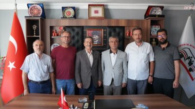Tepebaşı Belediye Başkanı Ahmet Ataç, Eskişehir’de faaliyet gösteren altı esnaf