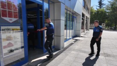 Tepebaşı Belediyesi Zabıta Müdürlüğü ekipleri, ilçe genelindeki marketlerde, son kullanma