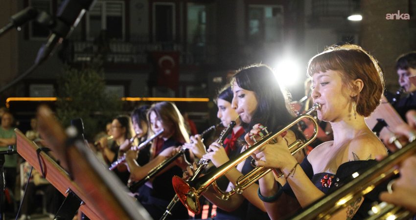 Tepebaşılı genç müzisyenler, Mudanya’da sahne aldı Tepebaşı Belediyesi İki Elin Sesi Var Gençlik Senfoni Orkestrası, 30