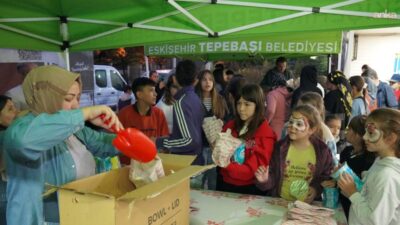 Tepebaşı Belediyesi tarafından düzenlenen Aşağı Söğütönü Mahalle Şenliği, yüz boyama,