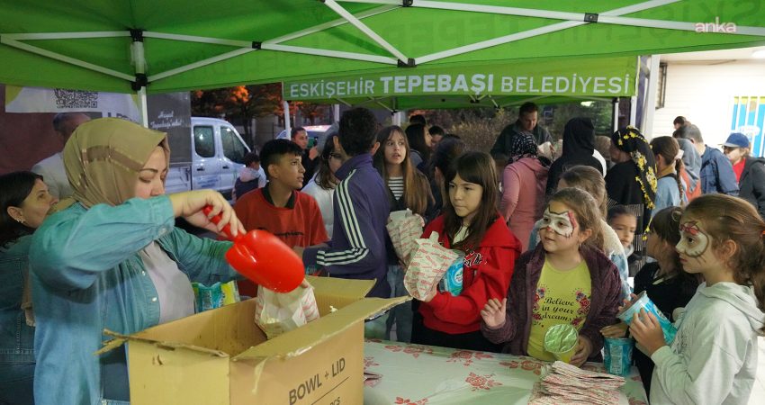 Tepebaşı Belediyesi tarafından düzenlenen Aşağı Söğütönü Mahalle Şenliği, yüz boyama,