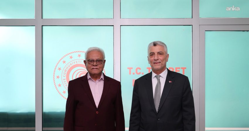 Ticaret Bakanı Bolat, Pakistan’ın Ankara Büyükelçisi Junaid ile görüştü Ticaret Bakanı Ömer Bolat, Pakistan’ın Ankara Büyükelçisi Dr. Yousaf Junaid