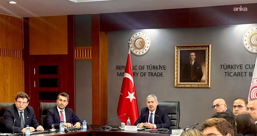 Ticaret Bakan Yardımcısı Mahmut Gürcan, e-ticaret firmalarının temsilcileriyle Bakanlıkta toplantı
